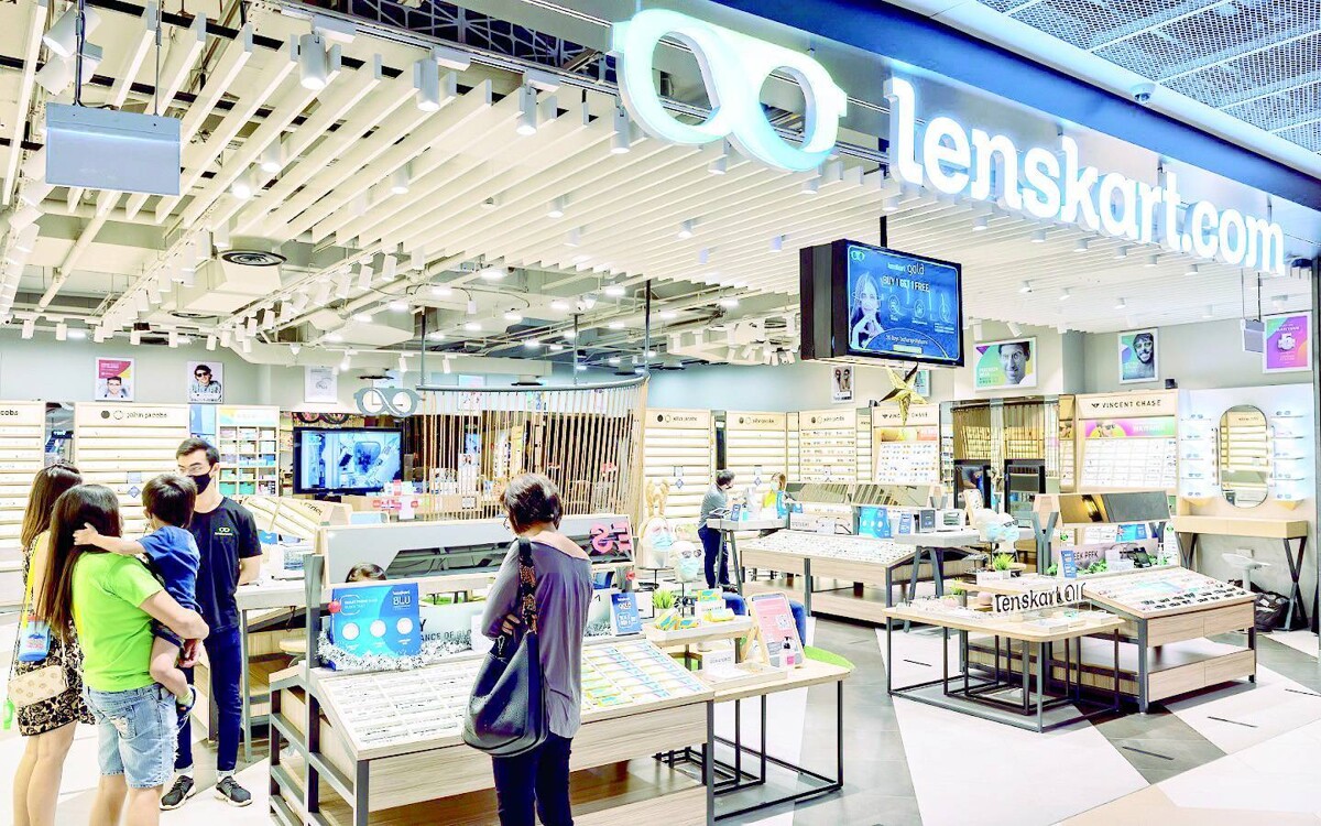 Акции Lenskart упали в первый день торгов после IPO