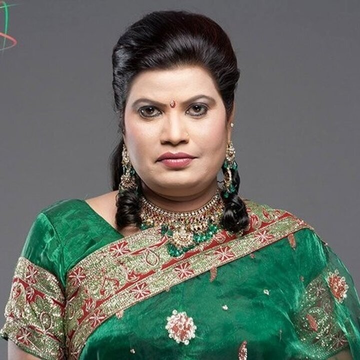 Сима Парихар: от бандитши до политика