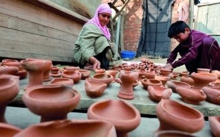 Приготовления к Фестивалю Огней в Кашмире