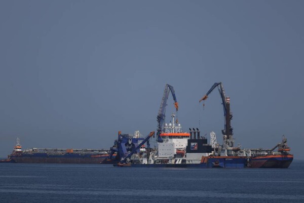 Indian Ships Cross Strait of Hormuz